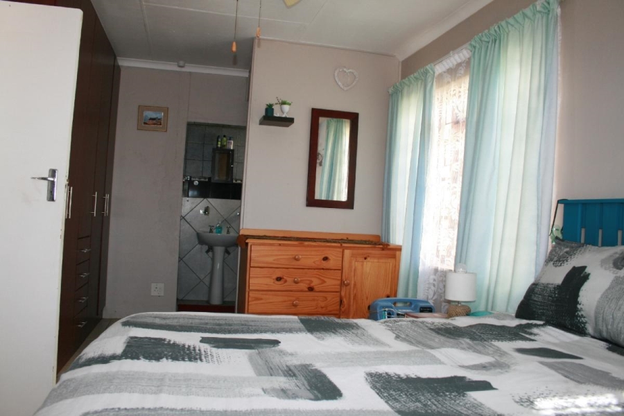 3 Bedroom Property for Sale in Vakansieplaas Western Cape